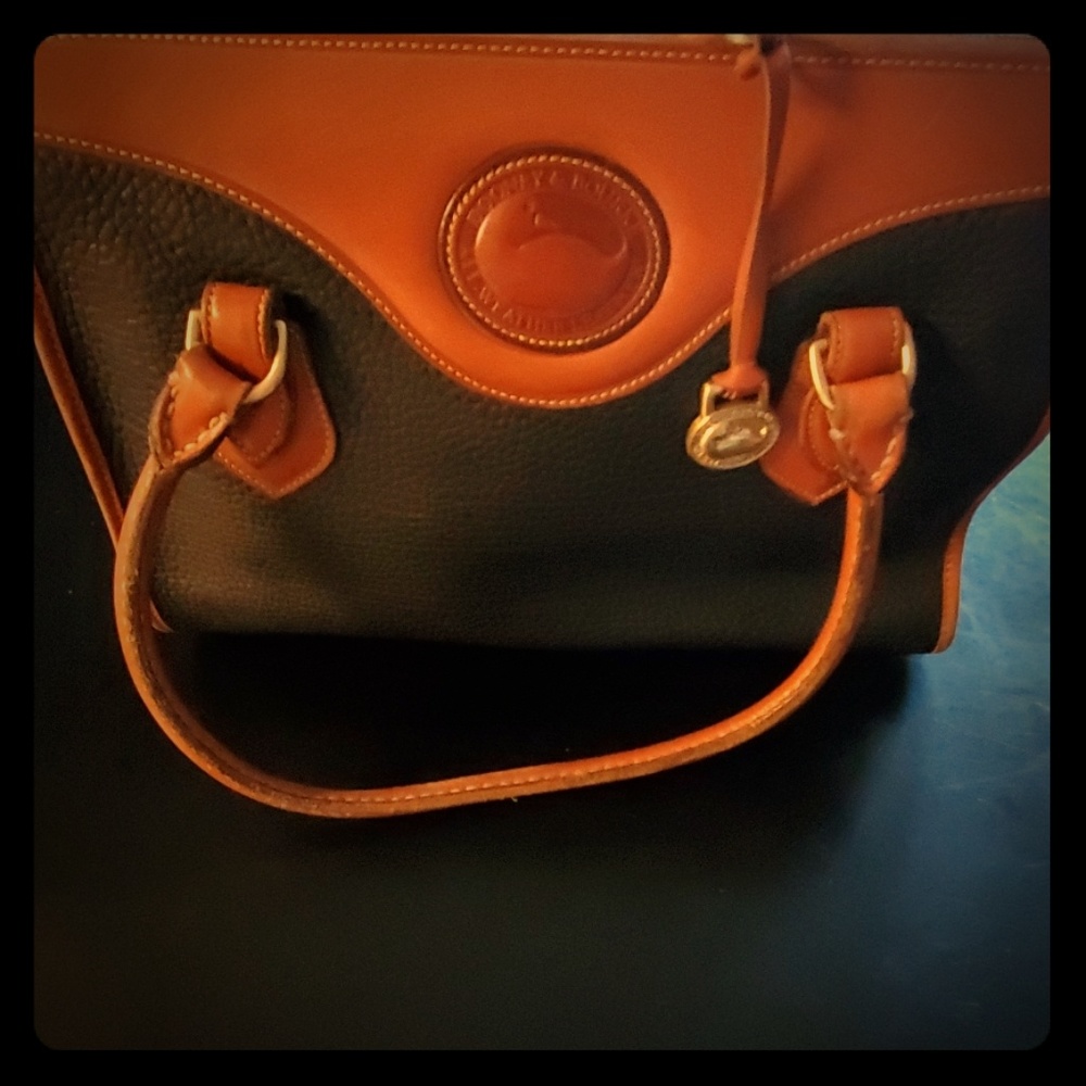 Dooney and bourke purse